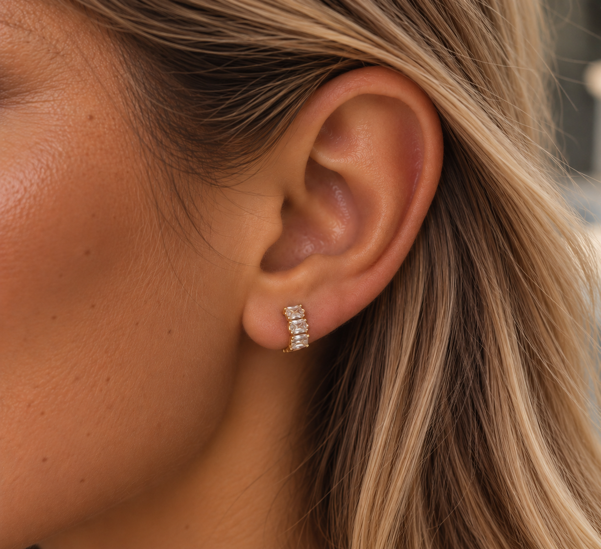 Mini Èclat huggie earrings